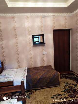 Гостевой дом Riverside Guest house Mashkhur Arslanbob Двухместный номер с 2 отдельными кроватями-3