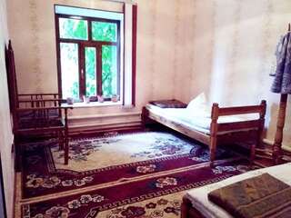 Гостевой дом Riverside Guest house Mashkhur Arslanbob Двухместный номер с 2 отдельными кроватями-4