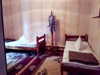 Гостевой дом Riverside Guest house Mashkhur Arslanbob Двухместный номер с 2 отдельными кроватями-5