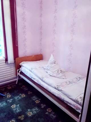 Гостевой дом Riverside Guest house Mashkhur Arslanbob Двухместный номер с 2 отдельными кроватями-16
