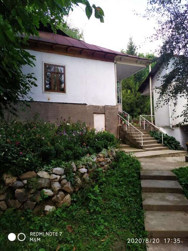 Гостевой дом Riverside Guest house Mashkhur Arslanbob-5